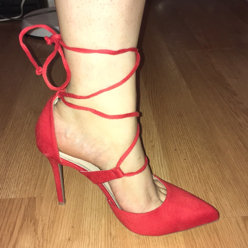 🔋Red strappy heels